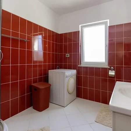 Meri By Interhome Rasa