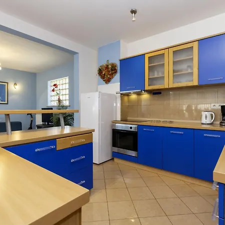 Meri By Interhome * Raša