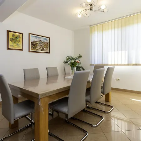 Meri By Interhome * Raša